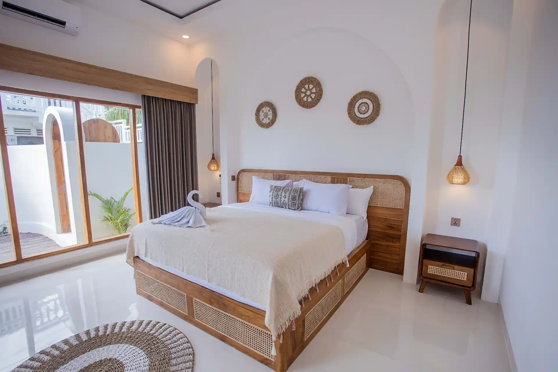 2-Bedroom Lush Garden