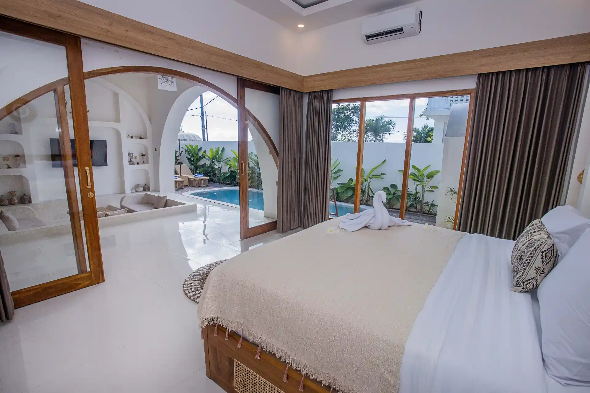 2-Bedroom Pool Deck