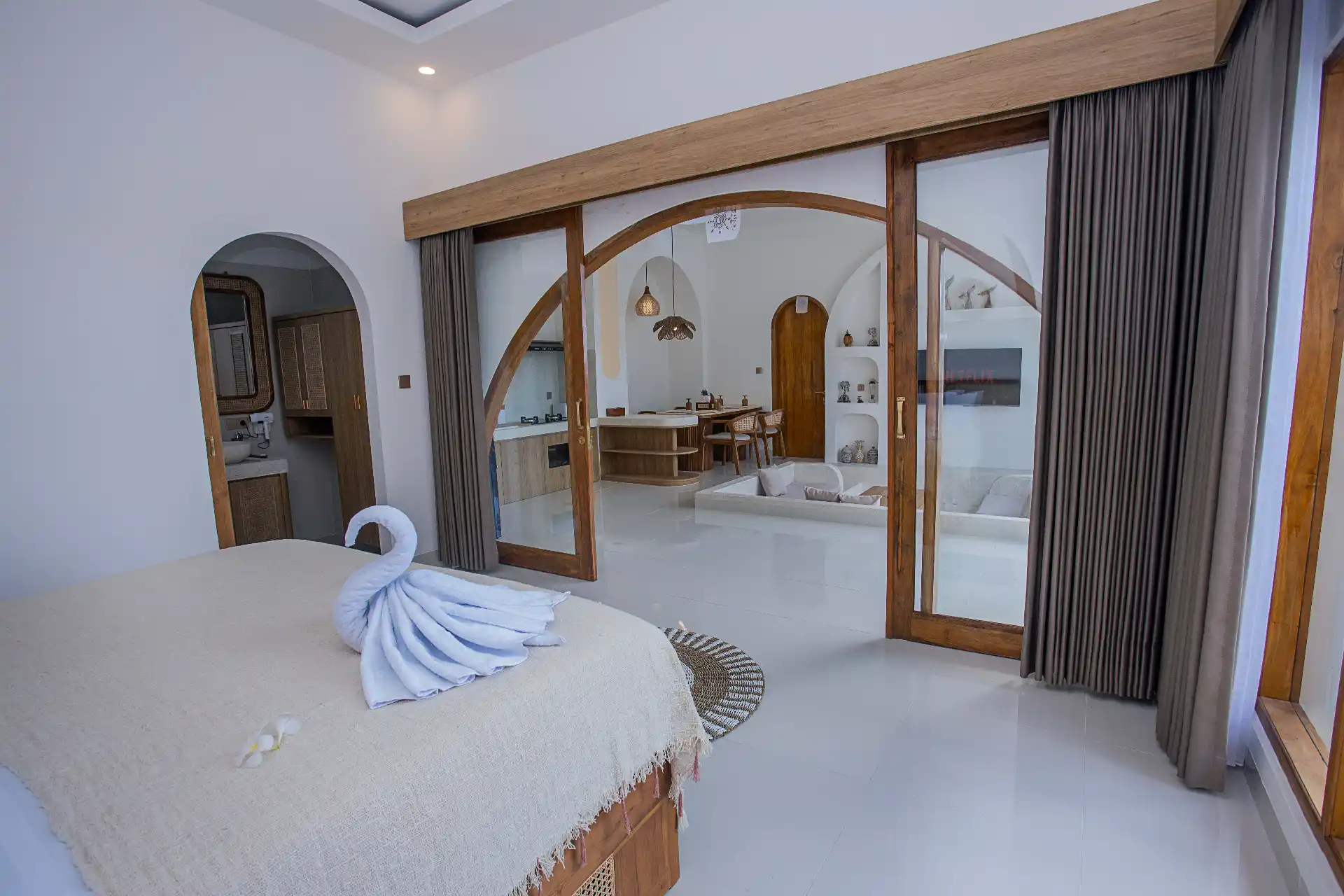 2-Bedroom Daytime Exterior